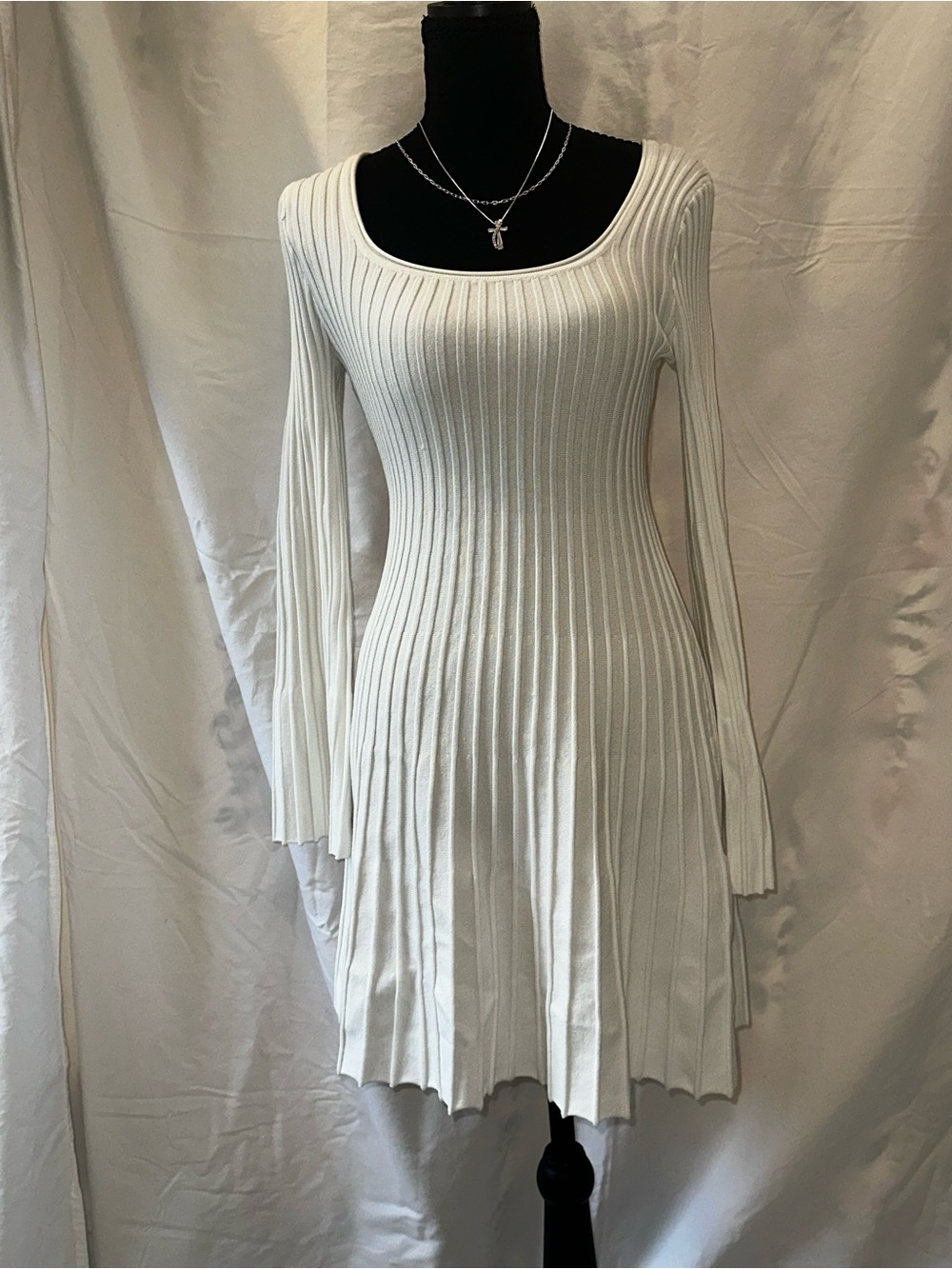 Ribbed Scoop-Neck Midi Dress in White